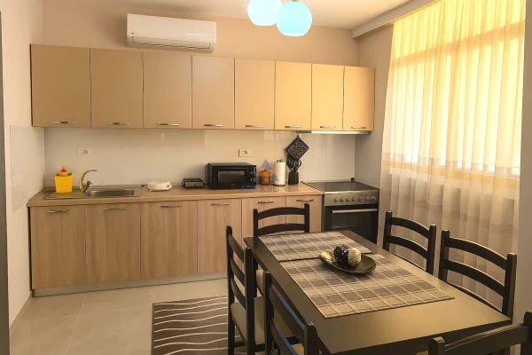 Shtepi me qera Apartament ne Tirane, 2+1, Mobilimi E mobiluar, Pagesa 665  Euro.