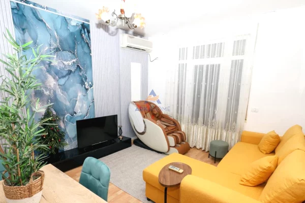 JEPET APARTAMENT ME QERA 2+1 "KOPSHTI BOTANIK " 100000 LEKE