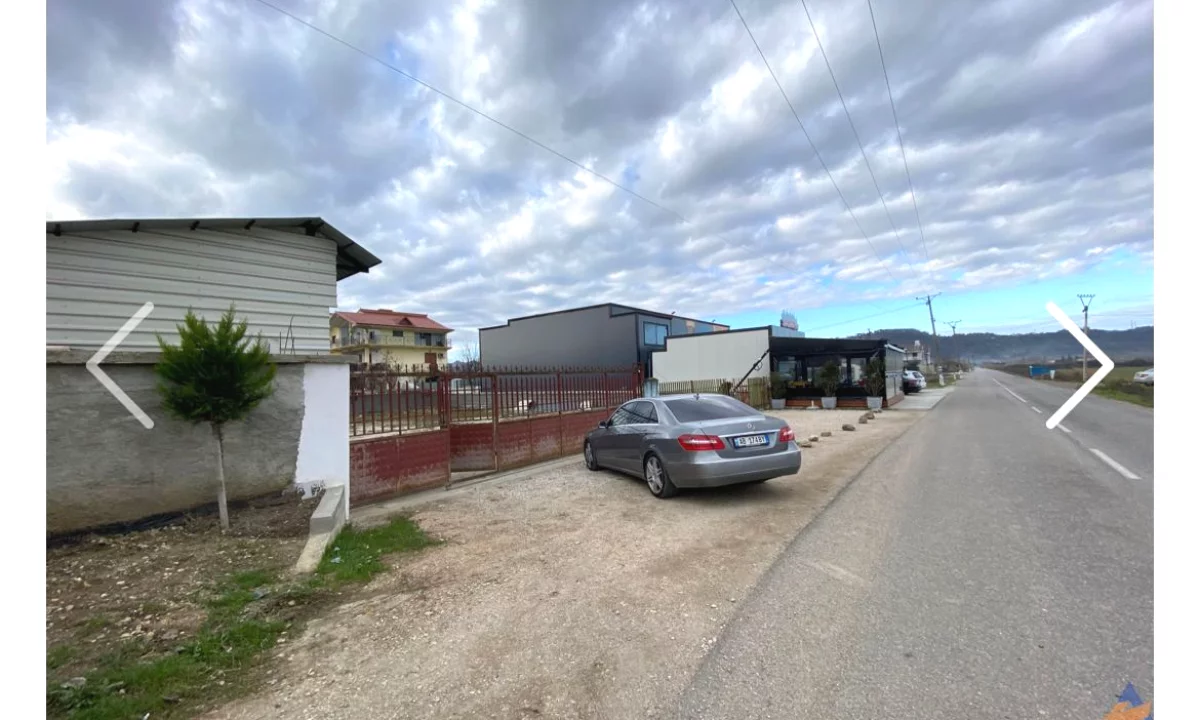 JEPET ME QERA AMBJENT BIZNESI 800M2 LAKNAS , RINAS 50.000 LEKE