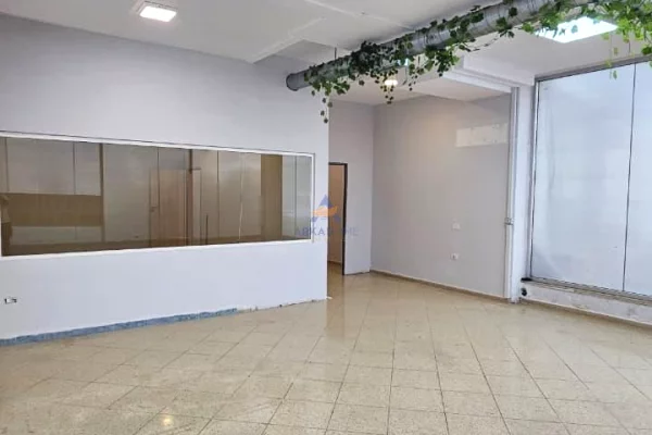 Ambient biznesi me qera 1+1 ne Tirane - 1,040 Euro