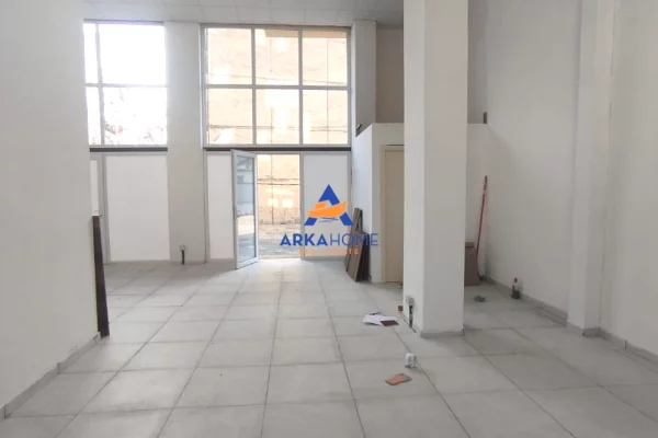 Ambient biznesi ne shitje 1+1 ne Tirane - 259,000 Euro