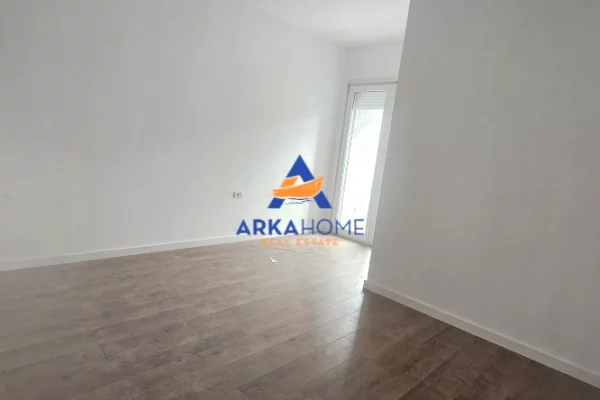 Apartment for sale in Tirana 3+1, Emty
