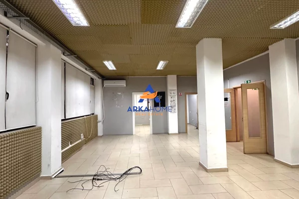 Ambient biznesi me qera 1+1 ne Tirane - 3,000 Euro