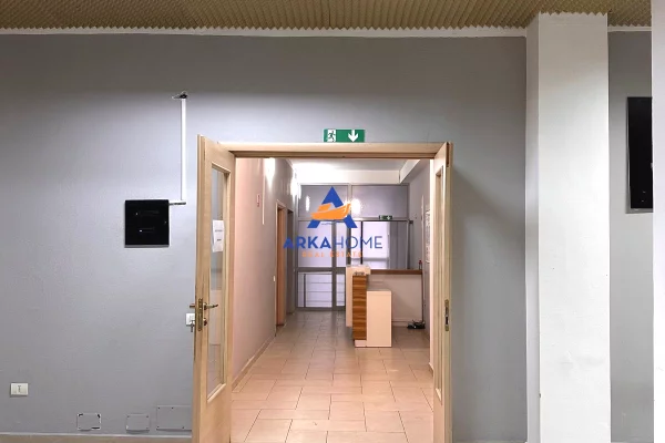 JEPET ME QERA NJESI BIZNESI 350 M2 "QYTETIT STUDENTI" 3.000 Euro / MUAJ