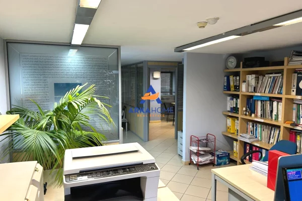 Business Property for Rent 1+1 in Tirana - 2,500 Euro