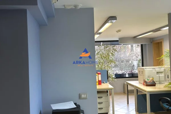 Business Property for Rent 1+1 in Tirana - 2,500 Euro