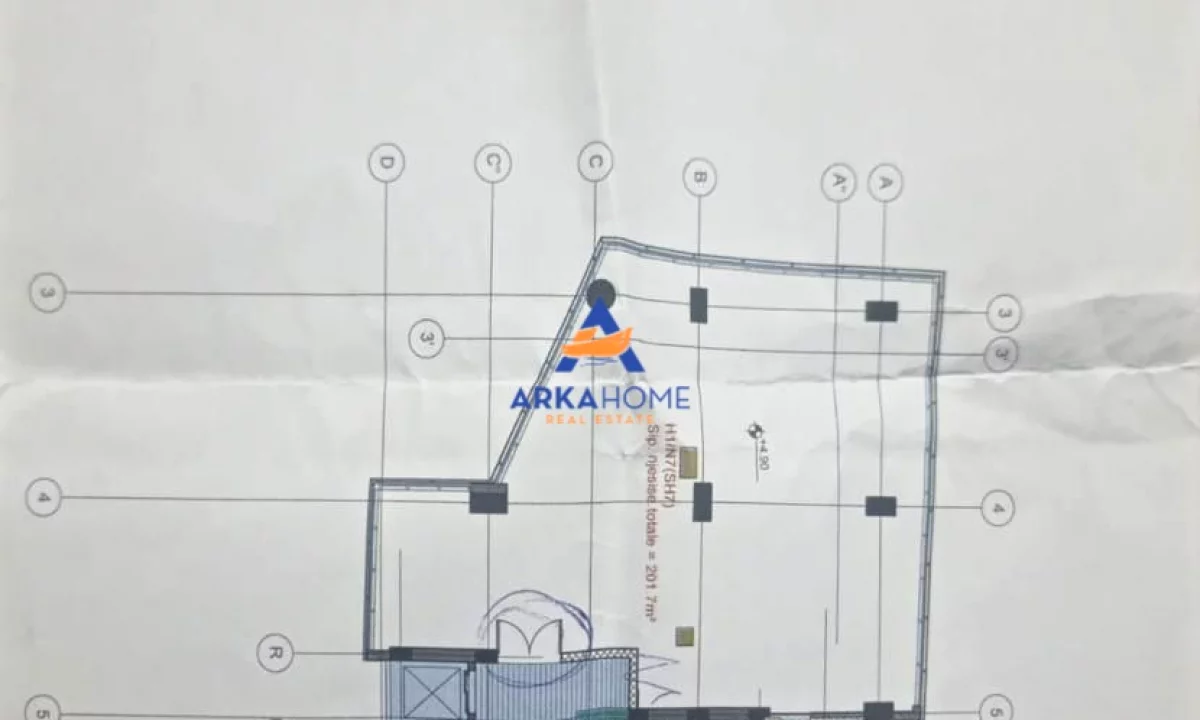 SHITET AMBIENT KOMERCIAL NE FAZE PERFUNDIMTARE NDERTIMI " PRANE SHKOLLES “SERVETE MACI " 808.000 EUR