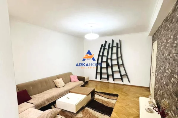 JEPET APARTAMENT ME QERA 3+1+BALLKON "DON BOSKO ,PALLATI ALMAKU" 680 EURO