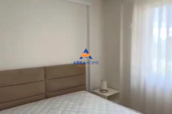 Shtepi ne shitje Apartament ne Tirane, 2+1, Mobilimi E mobiluar, Pagesa 203,000  Euro.