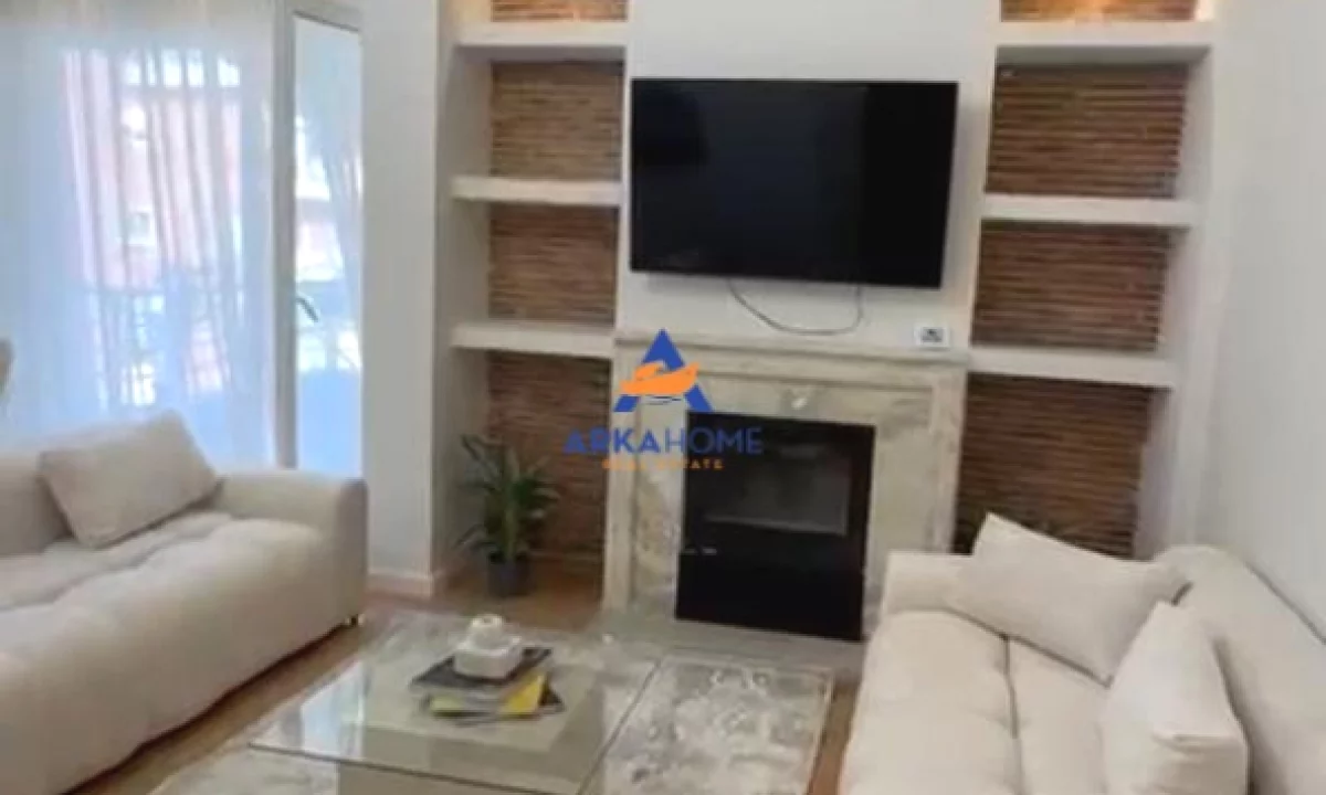 Shtepi ne shitje Apartament ne Tirane, 2+1, Mobilimi E mobiluar, Pagesa 203,000  Euro.