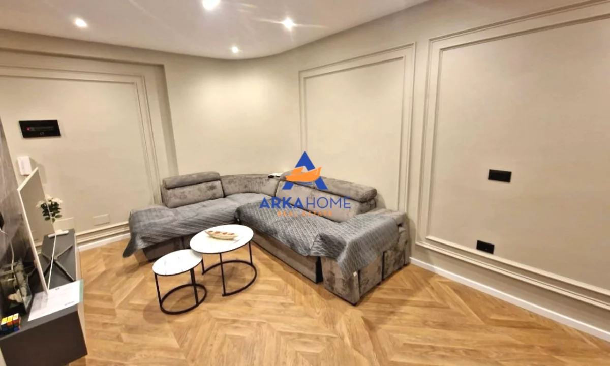 Shtepi me qera Apartament ne Tirane, 1+1, Mobilimi E mobiluar, Pagesa 676  Euro.