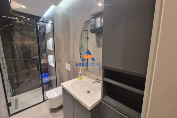 Shtepi me qera Apartament ne Tirane, 1+1, Mobilimi E mobiluar, Pagesa 676  Euro.