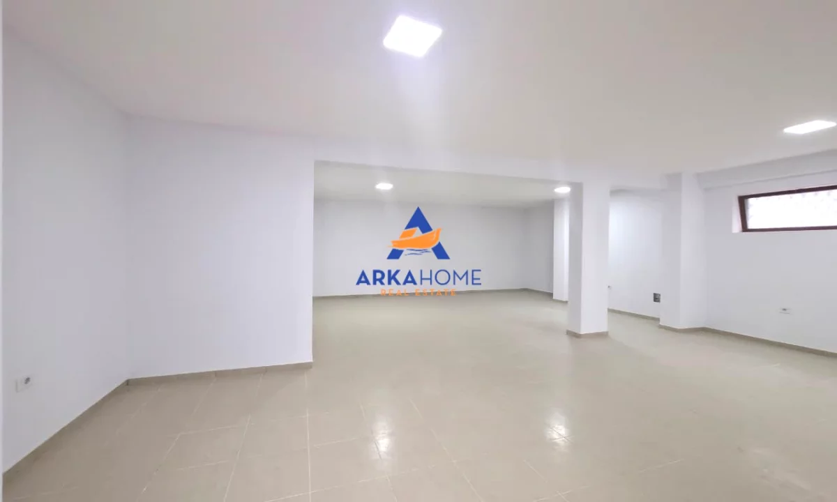 SHITET AMBIENT BIZNESI 90M2 "KOPSHTI BOTANIK" 180.000 EURO