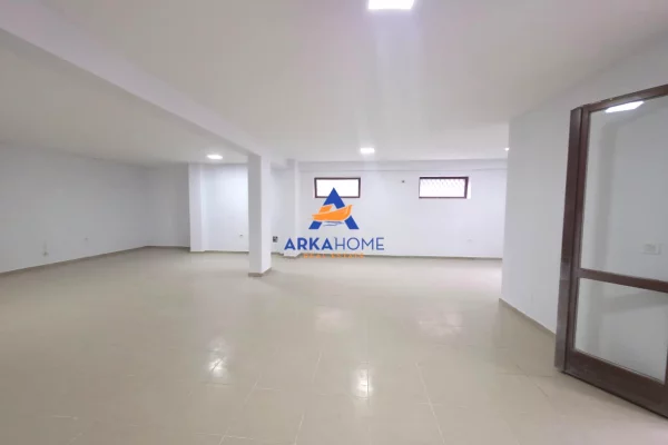 SHITET AMBIENT BIZNESI 90M2 "KOPSHTI BOTANIK" 180.000 EURO