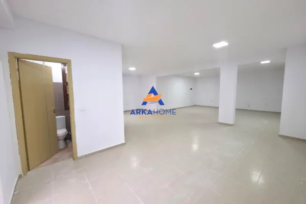 SHITET AMBIENT BIZNESI 90M2 "KOPSHTI BOTANIK" 180.000 EURO