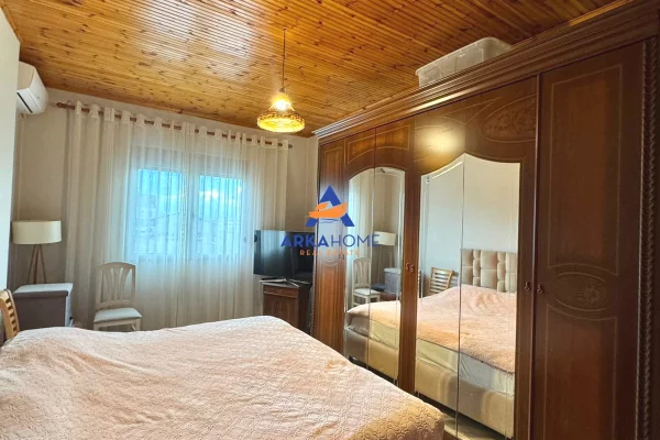 Shtepi ne shitje Apartament ne Tirane, 3+1, Mobilimi E mobiluar, Pagesa 187,000  Euro.