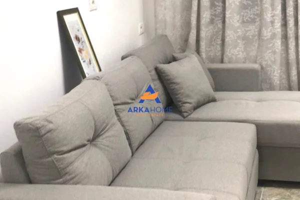 Shtepi me qera 2+1 ne Tirane - 572 Euro