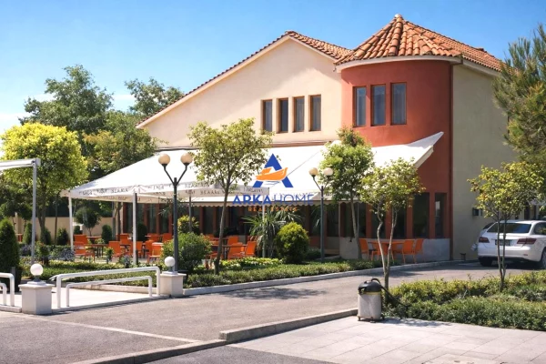 Truall ose Toke ne Tirane - 1,500,000 Euro