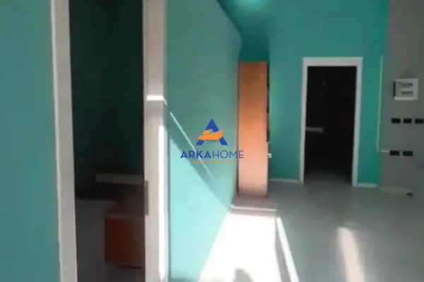 Ambient biznesi me qera 1+1 ne Tirane - 520 Euro