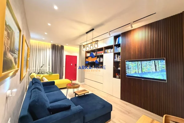 Duplex (casa a 2 piani) in vendita a Tirana 2+1, Arredato