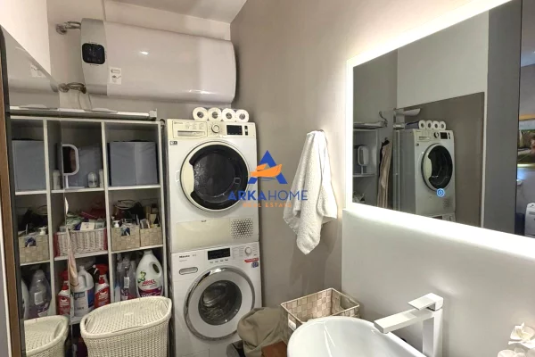 Duplex (casa a 2 piani) in vendita a Tirana 2+1, Arredato