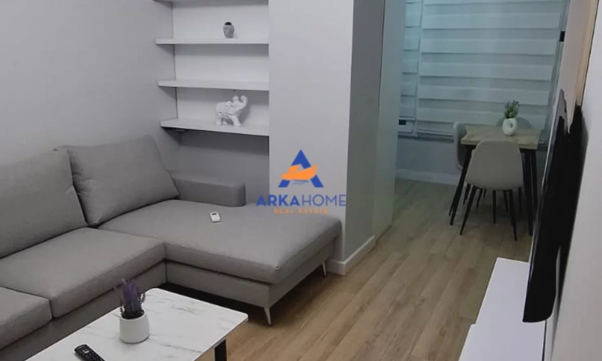 Shtepi me qera Apartament ne Tirane, 1+1, Mobilimi E mobiluar, Pagesa 572  Euro.