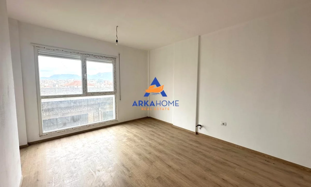 Appartamento in vendita a Tirana 1+1, Vuoto