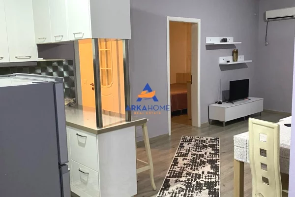 Appartamento in affitto a Tirana 2+1, Arredato