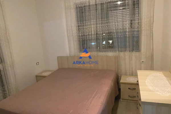 Appartamento in affitto a Tirana 2+1, Arredato