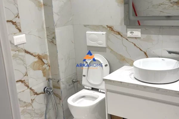 JEPEN ME QERA 2 KATE AMBJENTE ZYRASH 60 M2 SECILA "RRUGA JORDAN MISJA" 800 EURO