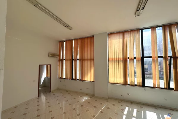 Ambient biznesi me qera 1+1 ne Tirane - 1,700 Euro