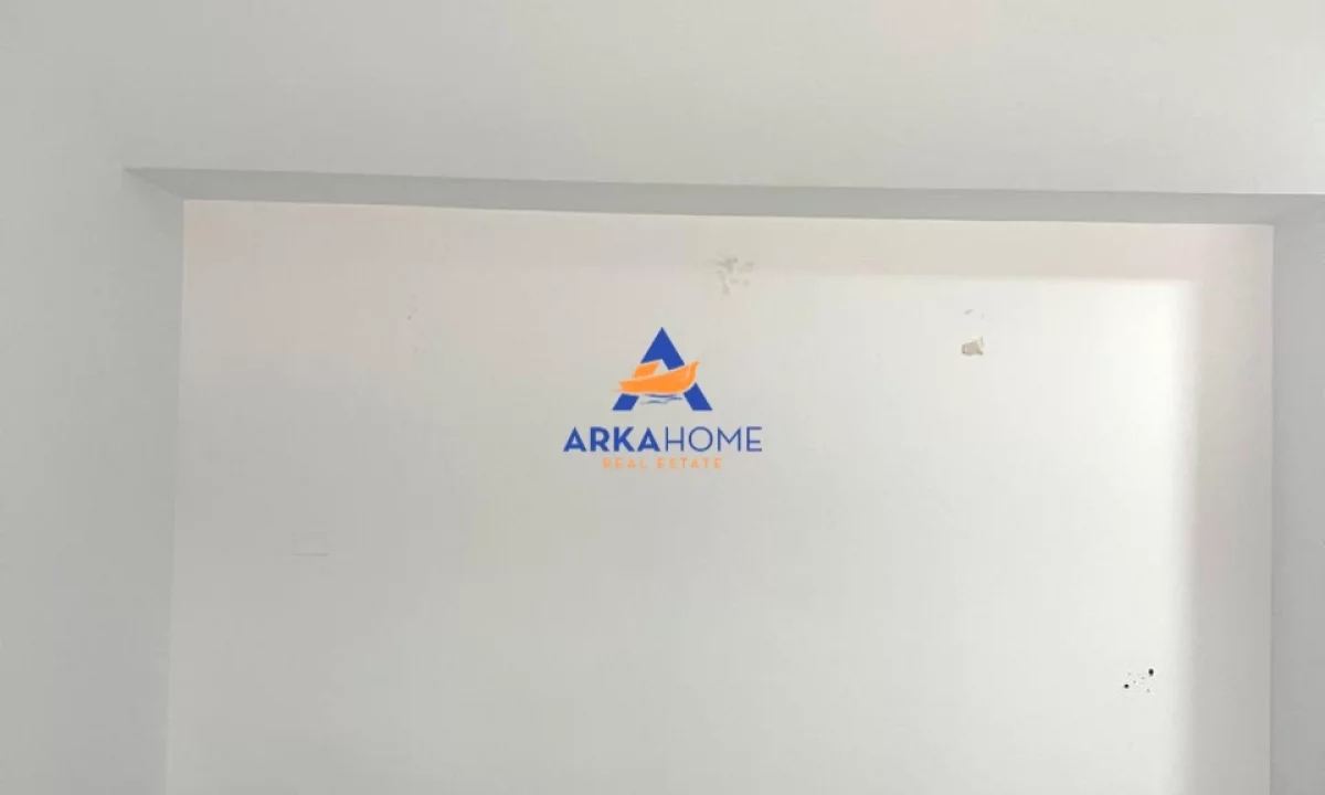 JEPET ME QERA 30M2 DYQAN "PRANE DELIJORGJIT" 450 EURO