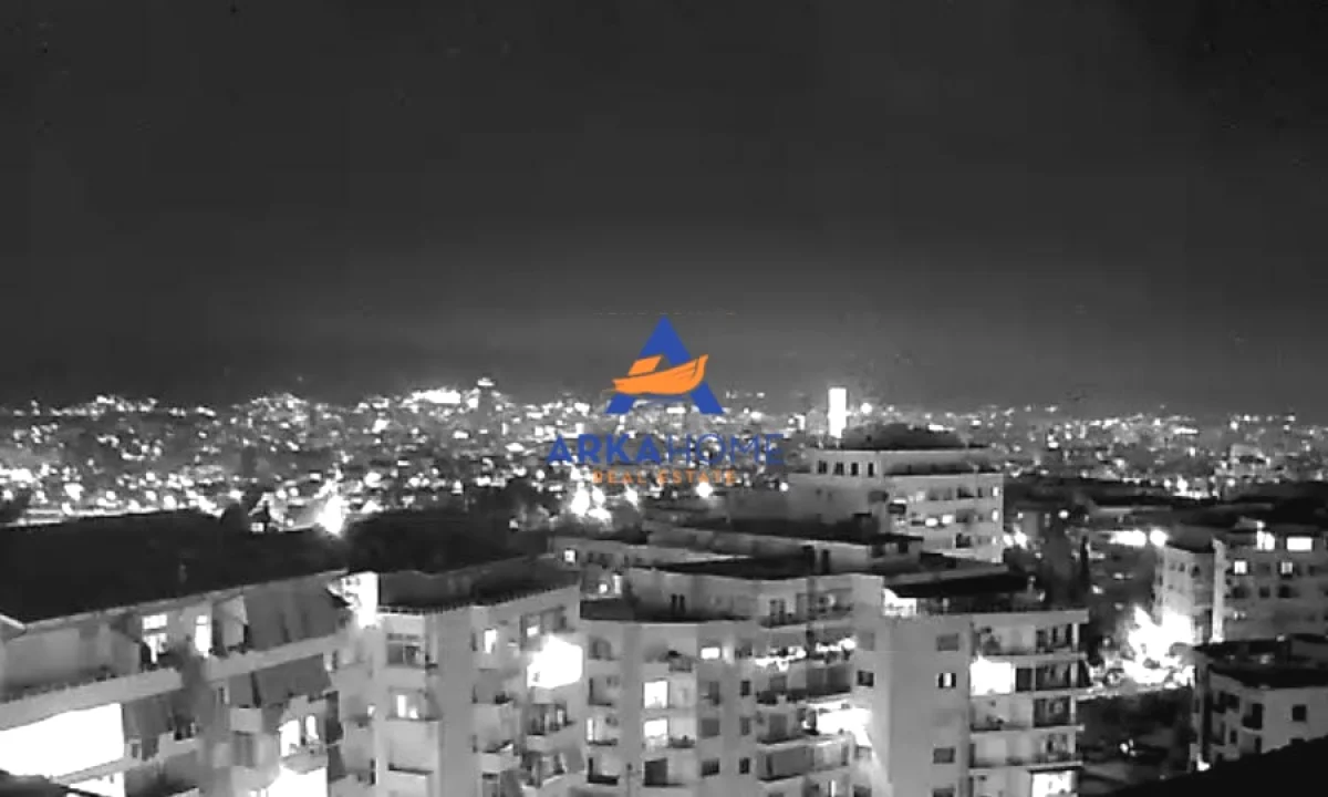 Duplex (casa a 2 piani) in affitto a Tirana 1+1, Vuoto