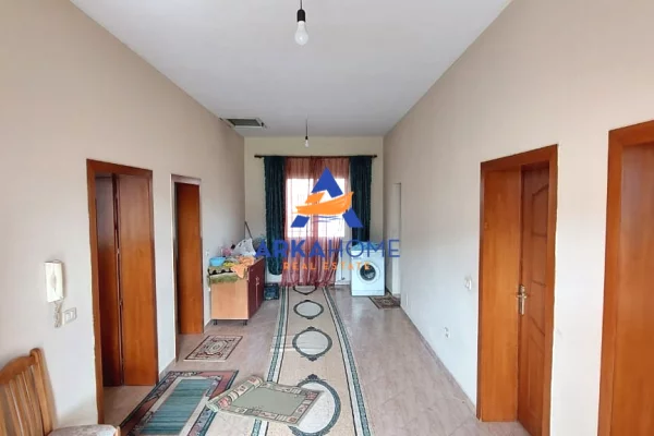 Casa privata/Indipendente in vendita a Tirana 4+1, Arredato