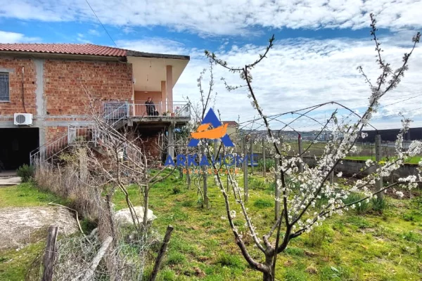 Casa privata/Indipendente in vendita a Tirana 4+1, Arredato