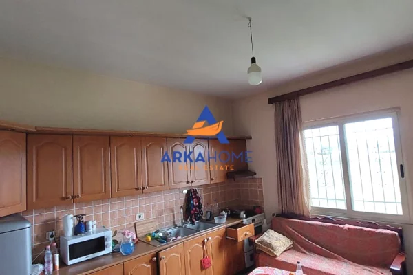 Casa privata/Indipendente in vendita a Tirana 4+1, Arredato