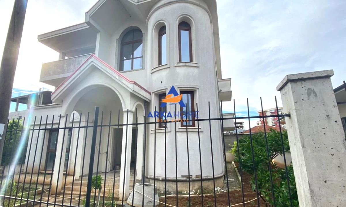 Luxury villas for sale in Tirana 7+1, Emty