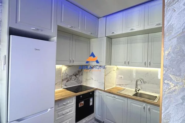 Appartamento in affitto a Tirana 1+1, Arredato