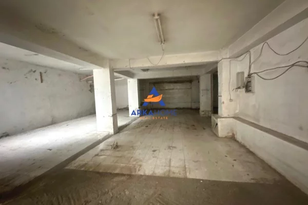 JEPET AMBIENT BIZNESI ME QERA 130M2 "PRAEN SQUARE 21" 1100 EURO