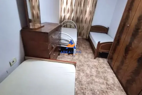 Shtepi me qera Apartament ne Tirane, 1+1, Mobilimi E mobiluar, Pagesa 364  Euro.