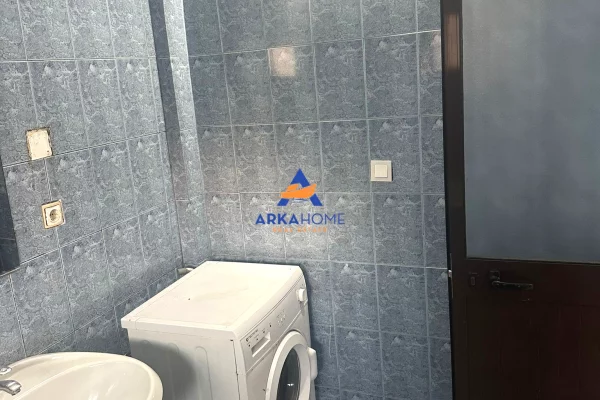 Appartamento in affitto a Tirana 2+1, Arredato