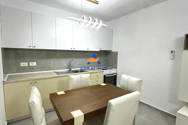 Appartamento in affitto a Tirana 2+1, Arredato