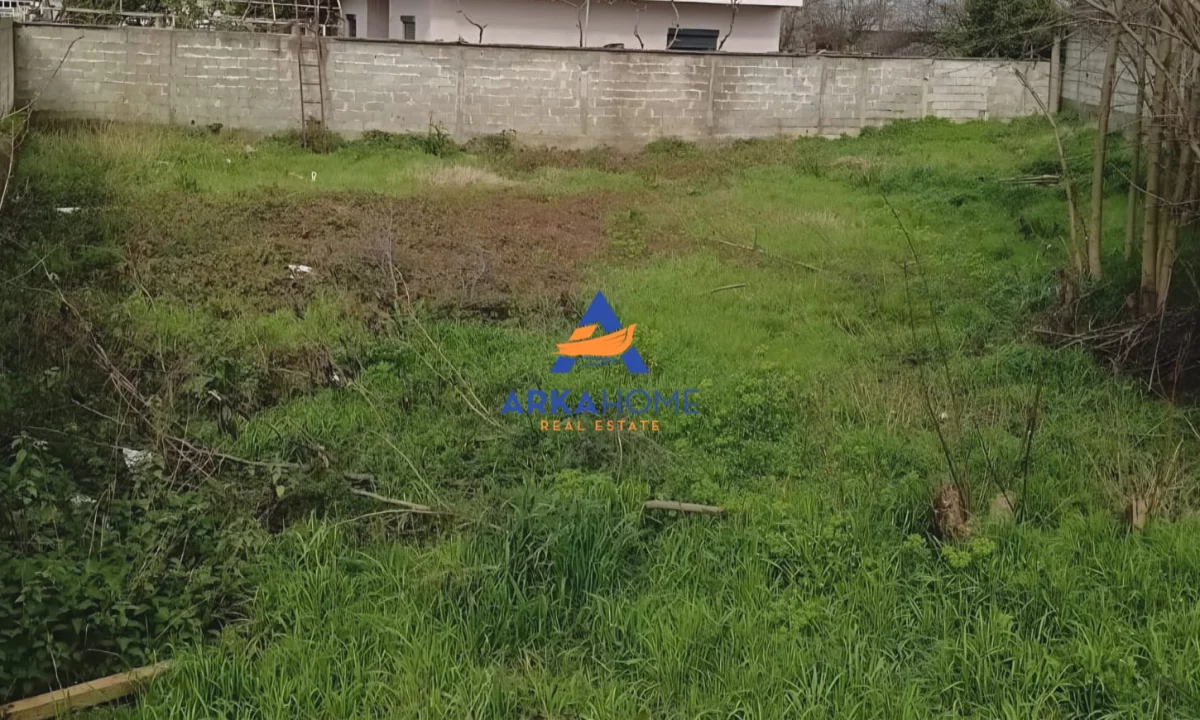 SHITET TOKE 600M2 "RRUGA EFENDIU , KASHAR" 180.000 EURO (I DISKUTUESHEM)