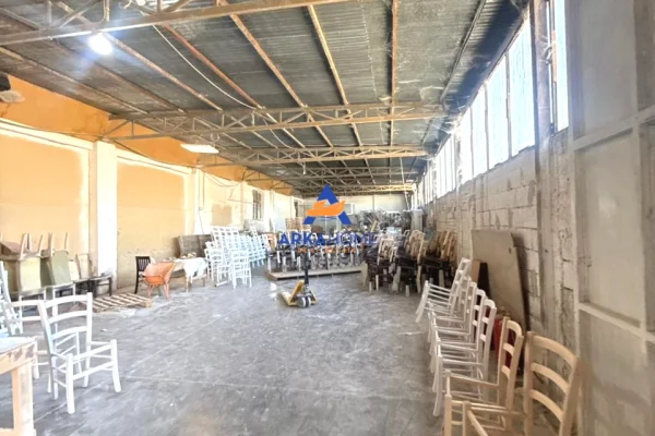 JEPET MAGAZINE ME QERA 400M2 "TE SPITALI AMERICAN 3" 200000 LEKE