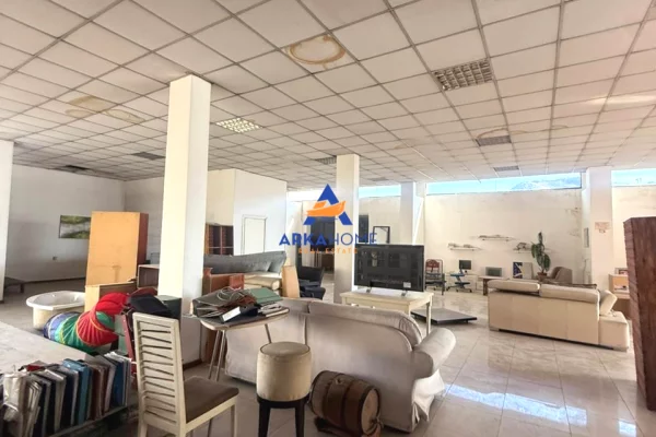 JEPET AMBIENT ME QERA 750M2 "TE SPITALI AMERICAN 3" 375000 LEKE