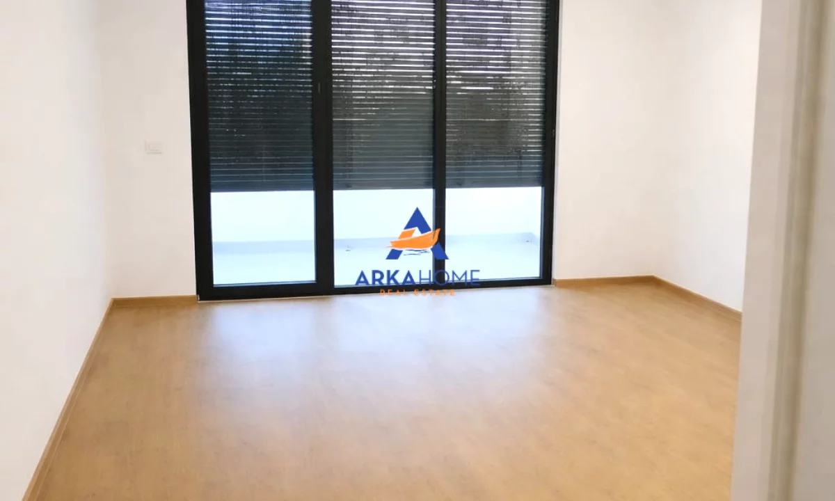 Shtepi me qera Apartament ne Tirane, 3+1, Mobilimi Bosh, pa mobiluar, Pagesa 833  Euro.