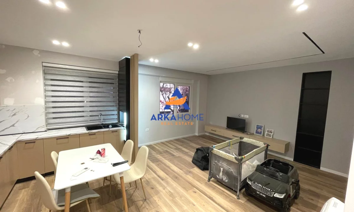 Appartamento in affitto a Tirana 1+1, Arredato