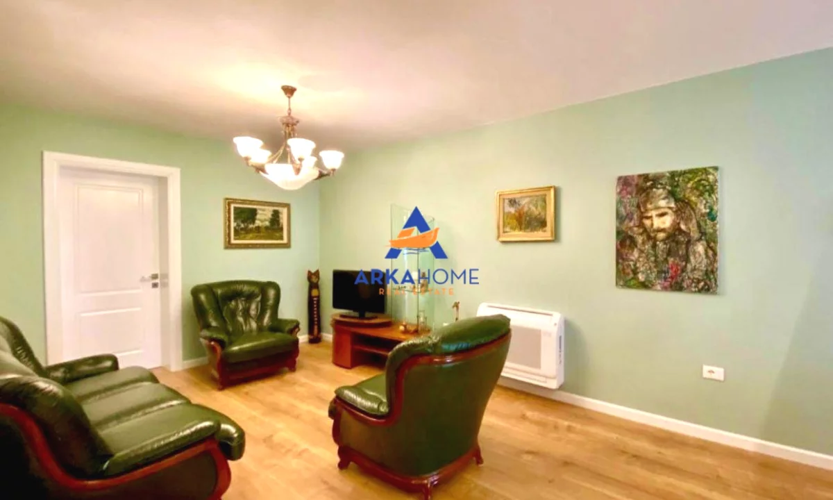 Appartamento in affitto a Tirana 2+1, Arredato