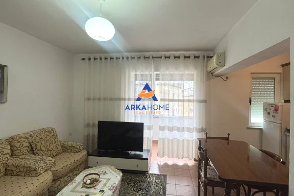 Appartamento in vendita a Tirana 2+1, Arredato