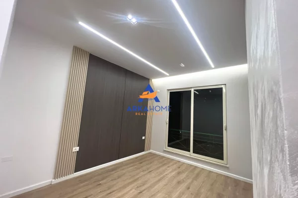 SHITET APARTAMENT 2+1+BALLKON "RRUGA ASTRIT LOSHA,UNAZA E RE" 125.000 EURO
